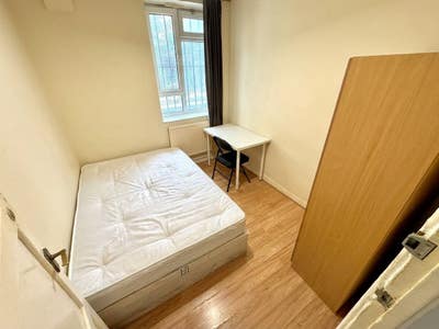  Double room in Bow E3 - All Bills Included Main Photo