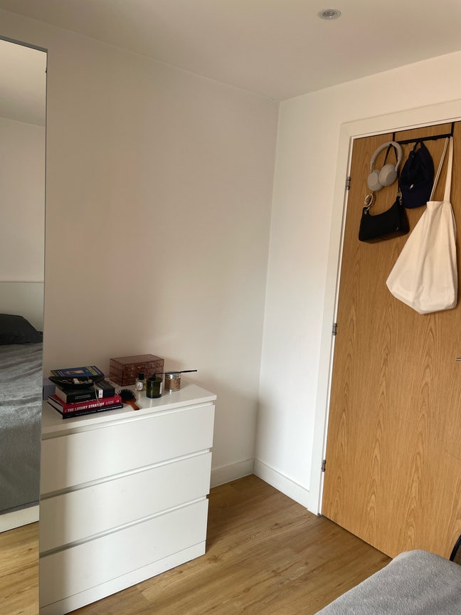 2B2B Room in M4 | &pound;645pcm | Available in Oct Main Photo