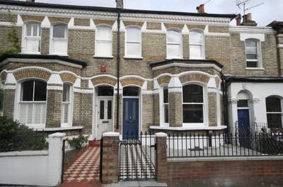 Very Large Bedroom off Northcote Road Main Photo