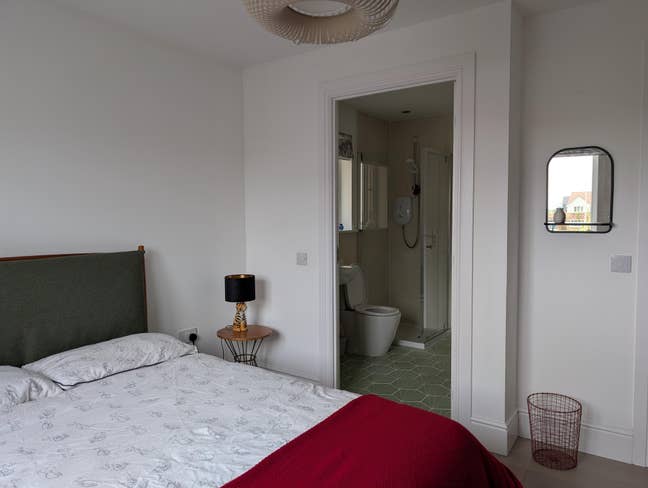 Double room with ensuite  Main Photo