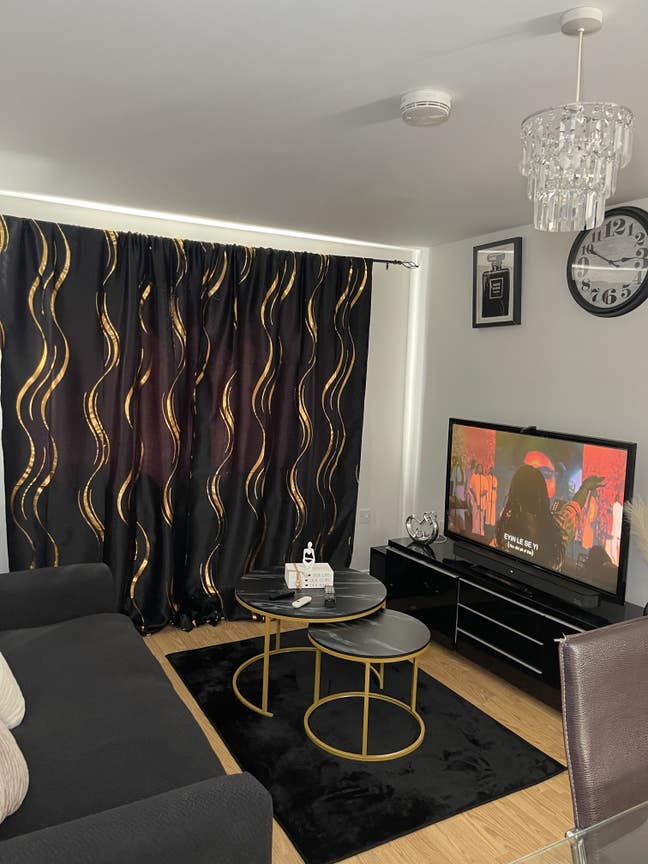 Single Room to Rent in a 2 bedroom flat  available Main Photo