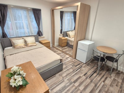 Comfortable en-suite double room Main Photo