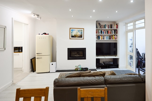 Bright double room, 2 mins Ladbroke Grove tube Main Photo