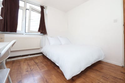 3 Beautiful and Spacious Rooms - Central Location! Main Photo