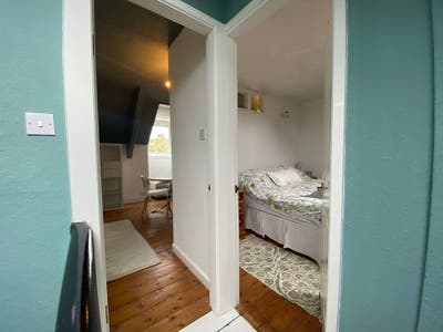 Attic bedroom&lounge suite in Heaton - whole floor Main Photo