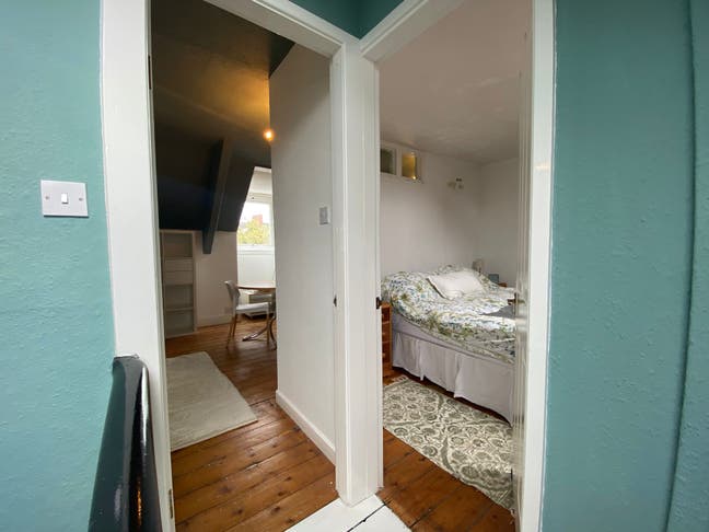 Attic bedroom&lounge suite in Heaton - whole floor Main Photo