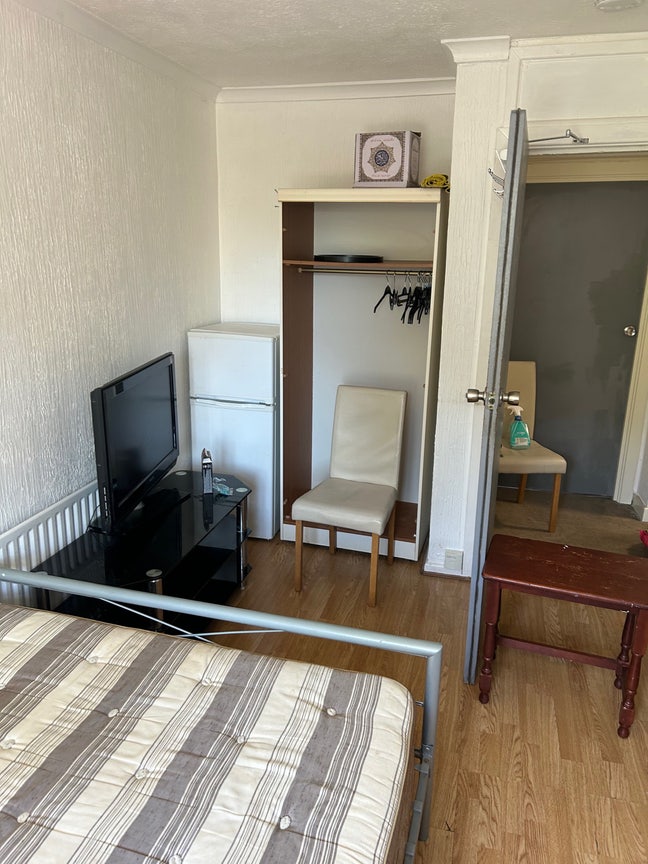 Double room available to rent  Main Photo