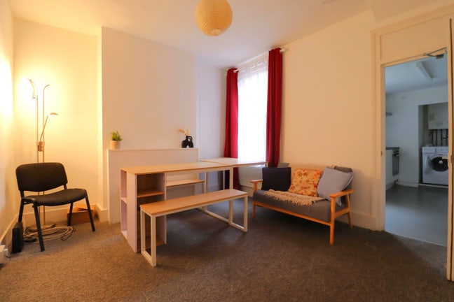 Replacement Tenant Wanted Main Photo