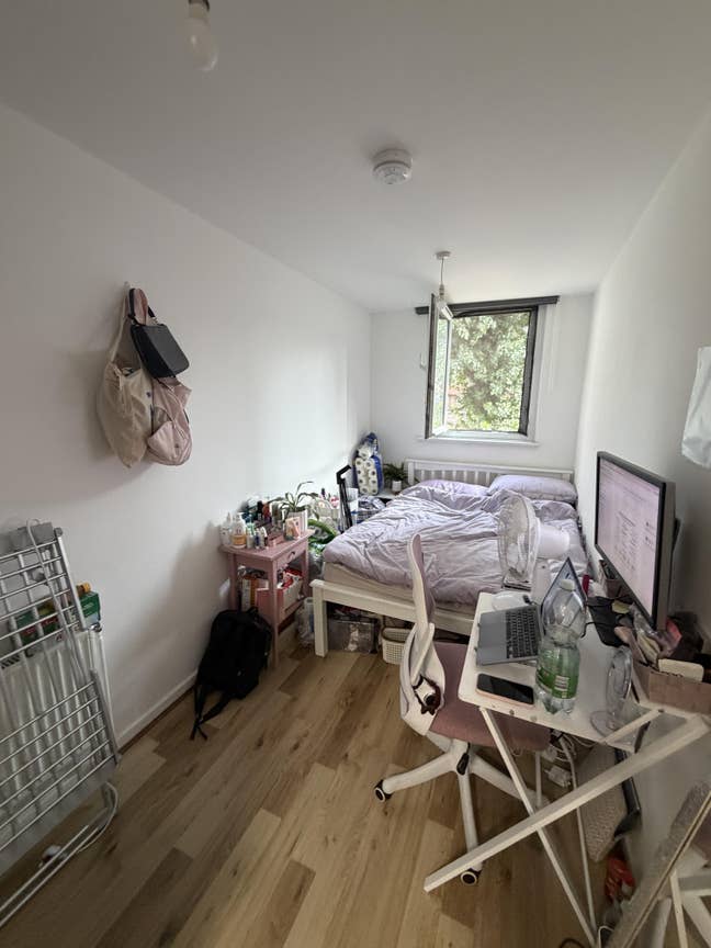 2 bedrooms  available in Surrey Quays!  Main Photo