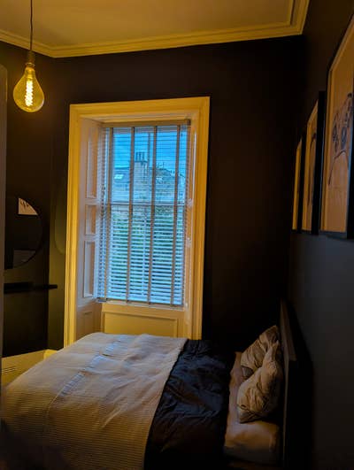 Recently Renovated Double Room – Morningside, Edin Main Photo