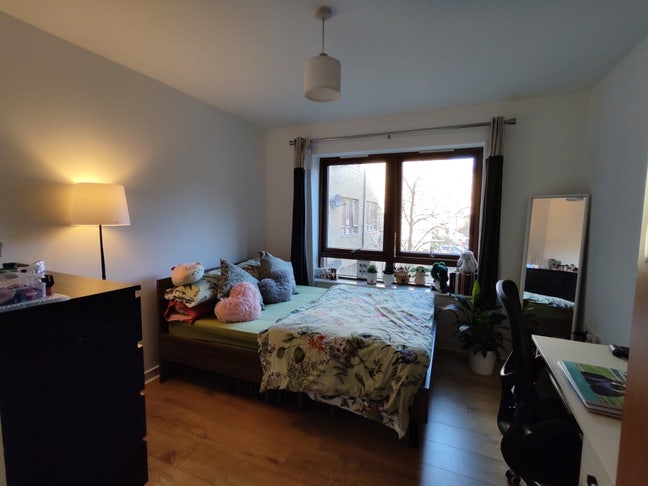 Spacious Double Room w/ Private Bathroom Main Photo