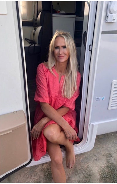 Professional female seeking peaceful houseshare  Main Photo
