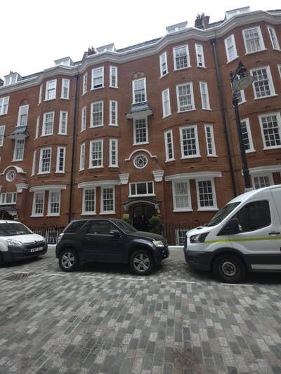 Step Into Central London Living- 1 Bed Flat Main Photo