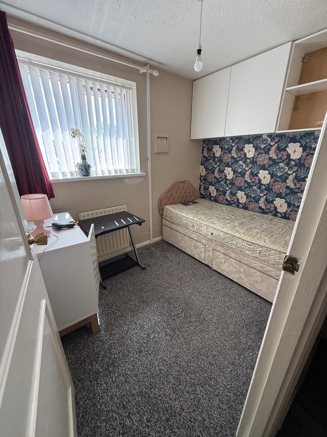 Single bed room available to rent  Main Photo