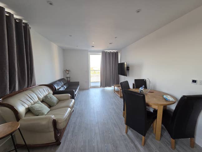 Ensuite Room in a Brand New luxury 1 bed flat Main Photo