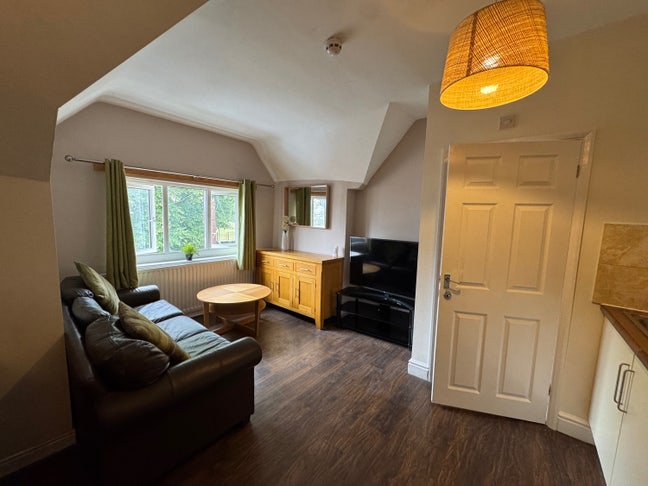 Furnished 1 bed Flat Dudley Main Photo