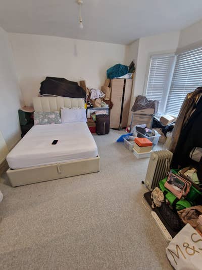 Cosy double room available in E13 BILLS INC!! Main Photo