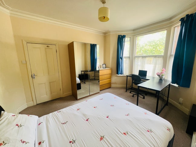 Affordable double room in Wimbledon area Main Photo