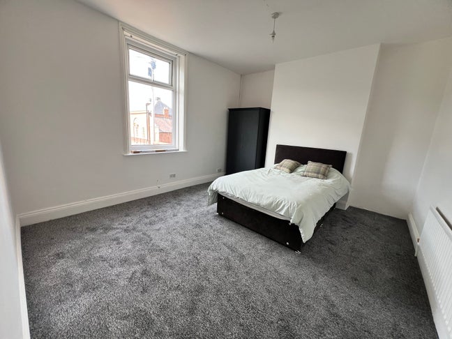 4 Bedroom City Centre House Main Photo