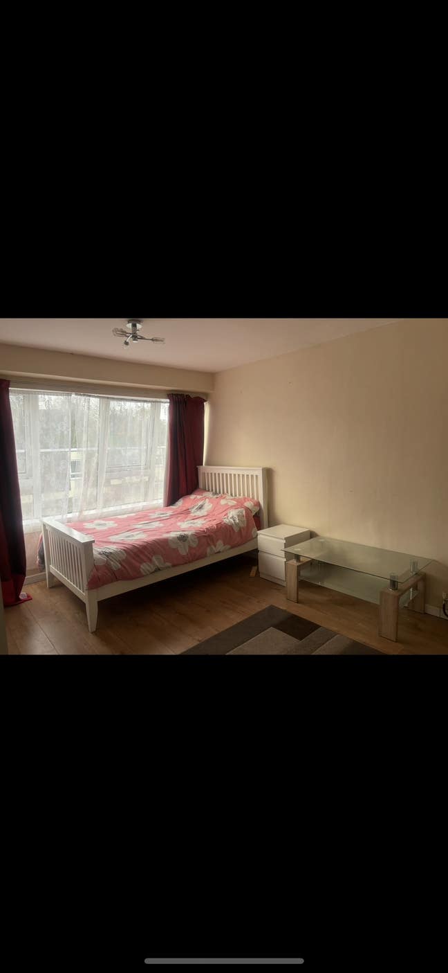 Furnished double en suite room for rent  Main Photo