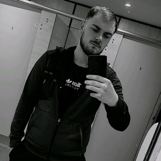 25 year old Male seeks a double room Main Photo