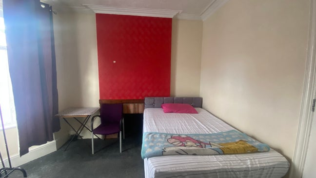 1 Double Bed Room  Main Photo
