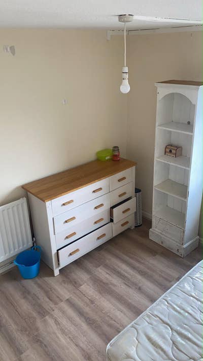 1 single room still available out of 2 rooms  Main Photo