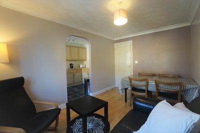 2 Female Housemates Wanted in Stoke Park Main Photo