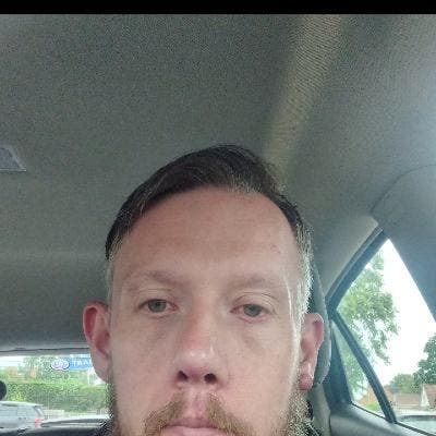 Professional Male seeks a single or double room Main Photo