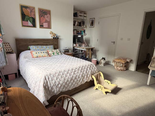 Flat share with huge double room Park Royal. Main Photo