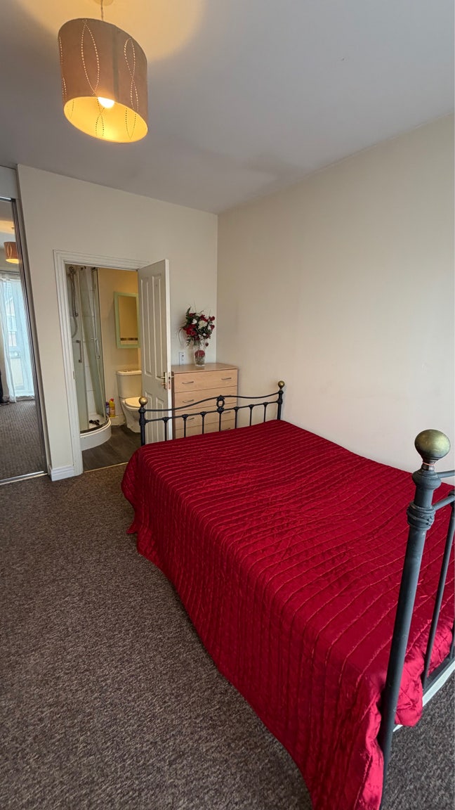 Luxury Double Room. &pound;699 PCM Inc all bills & WIFi Main Photo