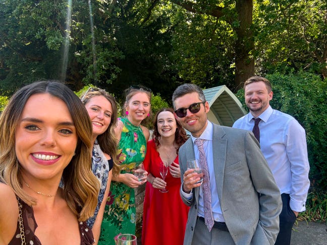 Young Professional, looking for a flat share Main Photo
