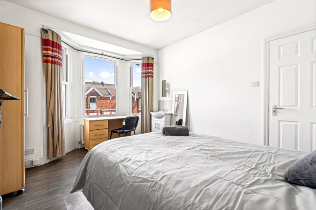 *Exceptional Luxury Rooms* # 7Hol Main Photo