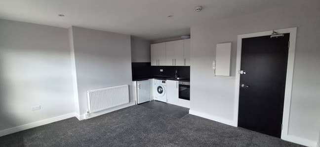 6 bedsits in a newly renovated house Main Photo