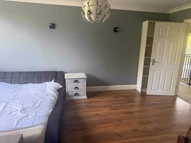 Large double ensuite bedroom on Farm Main Photo
