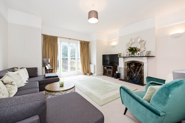 Spacious Double Rooms Available for Short Term Let Main Photo