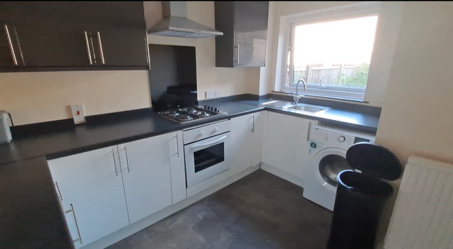 Lovely 2-Bed House | &pound;675 Bills Inc  Main Photo