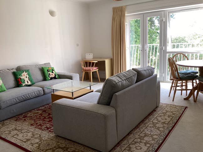  2 bedroom Flat overlooking South Park Main Photo