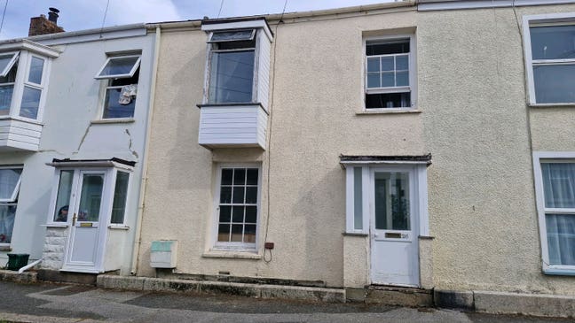 Falmouth. Students.Large Rooms with Parking Main Photo