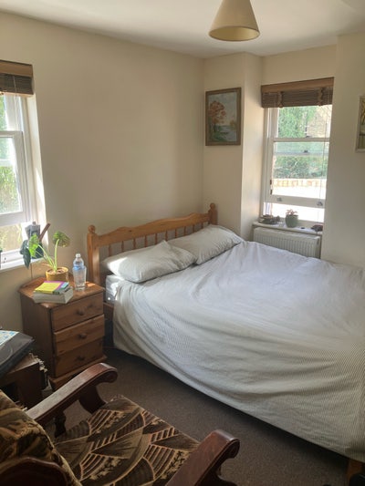 Semi-detached with Huge Drive and Garden Main Photo