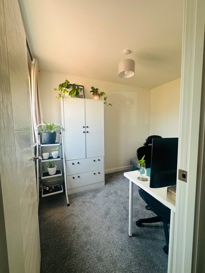 Single Room Main Photo