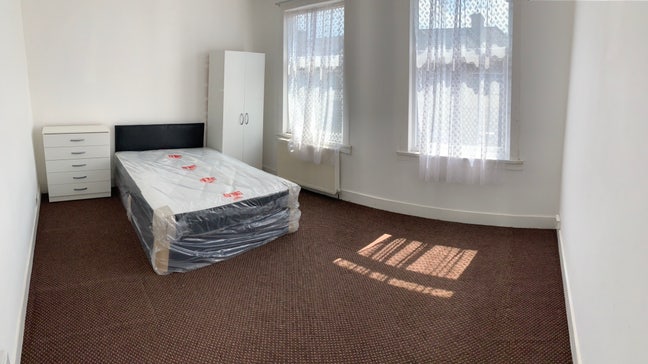 Double room to Rent   Main Photo