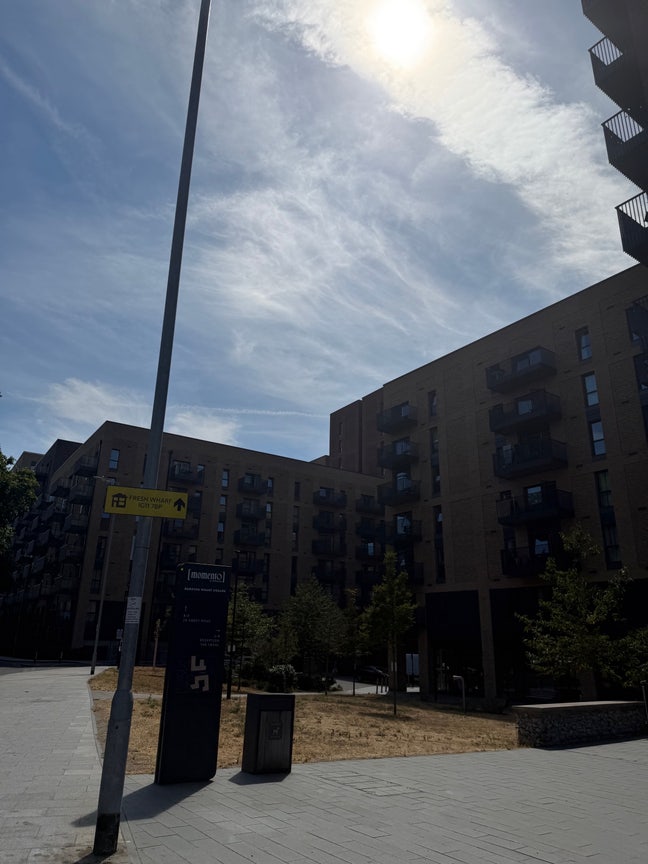 Modern Double Room + Private Bath | Gym | Barking Main Photo
