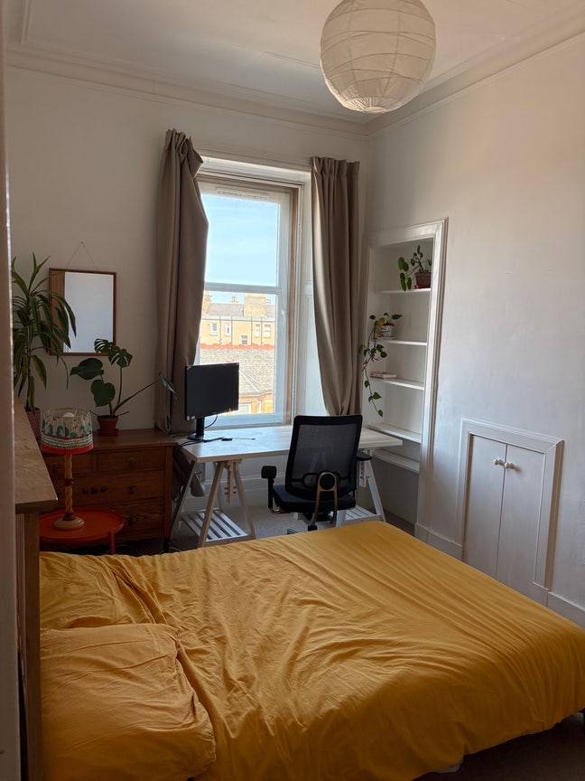Double room in 3 bed flat near Meadowbank  Main Photo