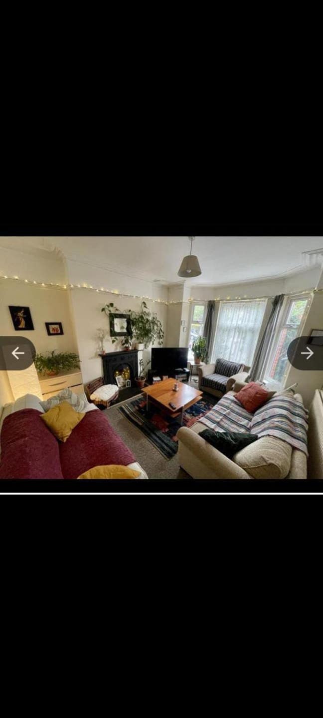 Double room in a lovely household  Main Photo