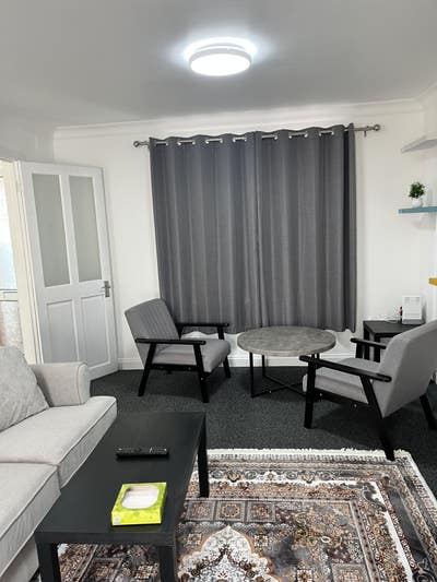 1 single & 1 Double Bedroom  Main Photo