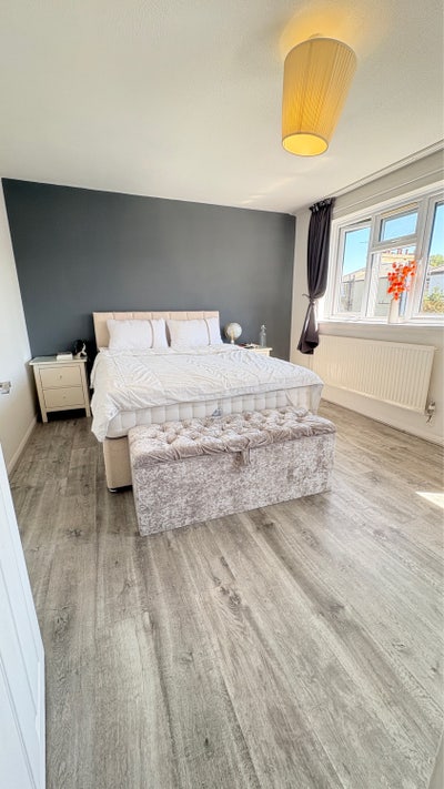  King size room N19 +Walk-In-Wardrobe  Main Photo