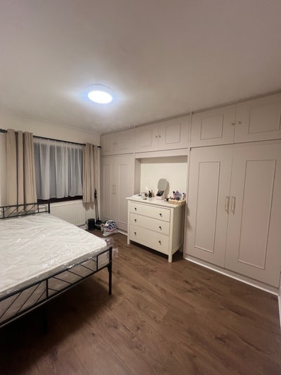 Double room available in Chadwell Heath RM6!  Main Photo