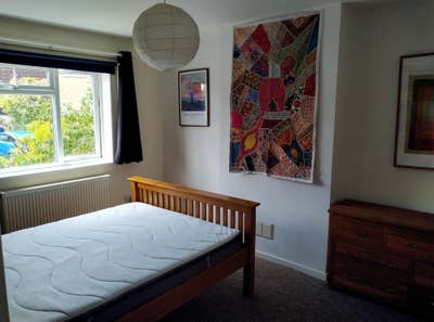 Large Double Room in Peaceful House Main Photo