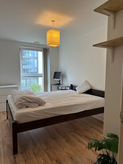 Double Room in Modern 3-Bed Flat(Spectacular view) Main Photo